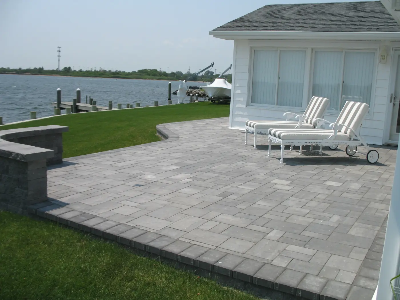 Poolscape detail — premium pavers